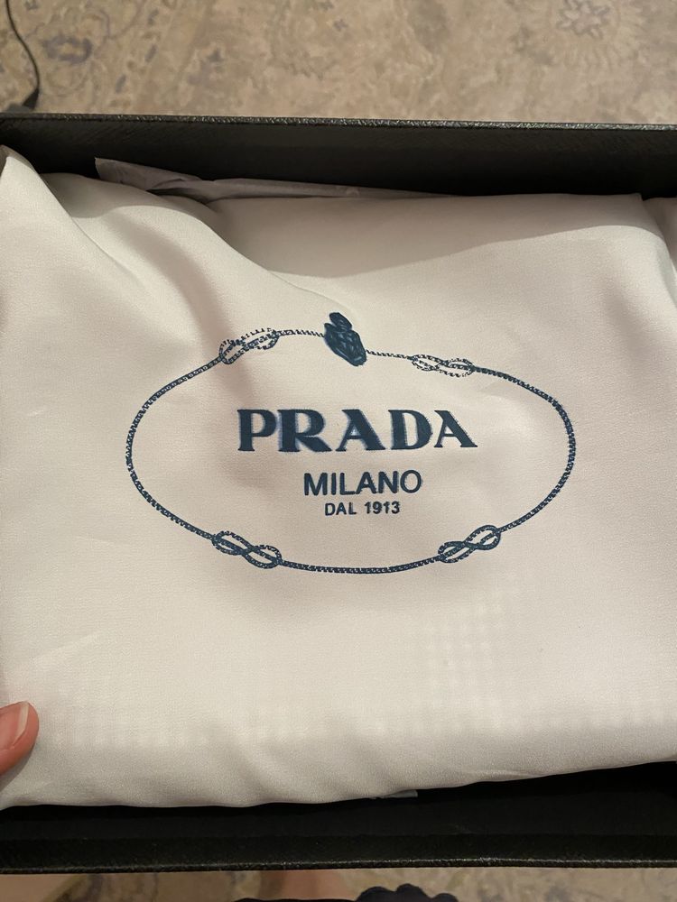 Сумочка со стразами под Prada