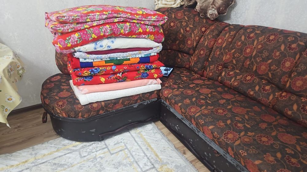 Диван тегін беріледі