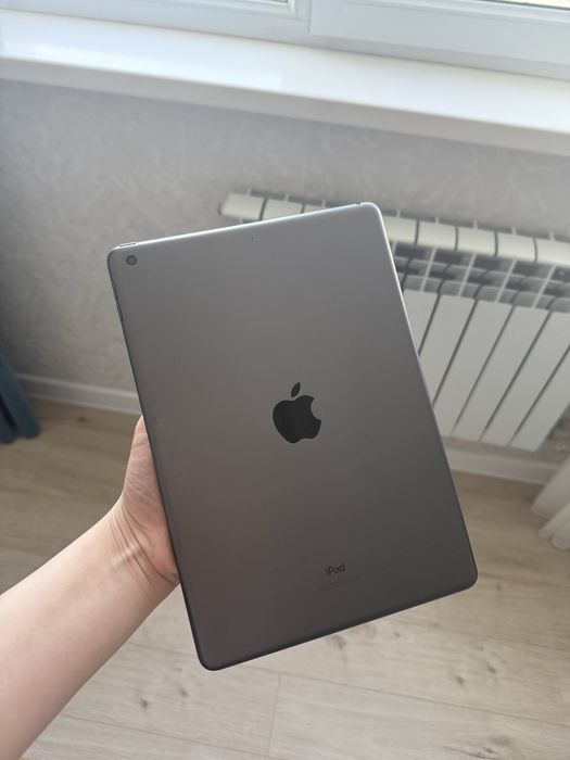 Продаю iPad 10.2” (2021), 64GB, Wi-Fi, цвет Space Grey.