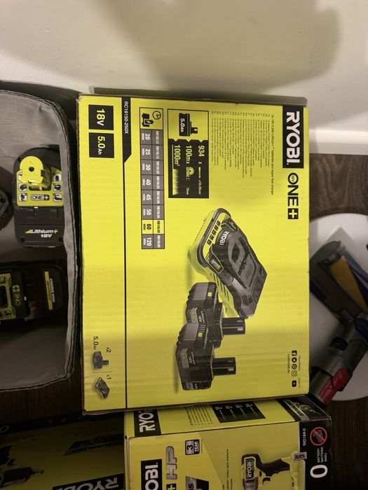 Ryobi-Set 2 acumulatori 5Ah+ incarcator  super charger