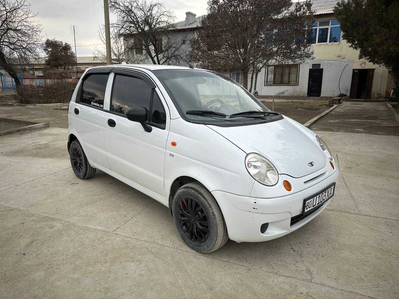 Avtomat Daewoo Matiz moshinasi sotiladi.