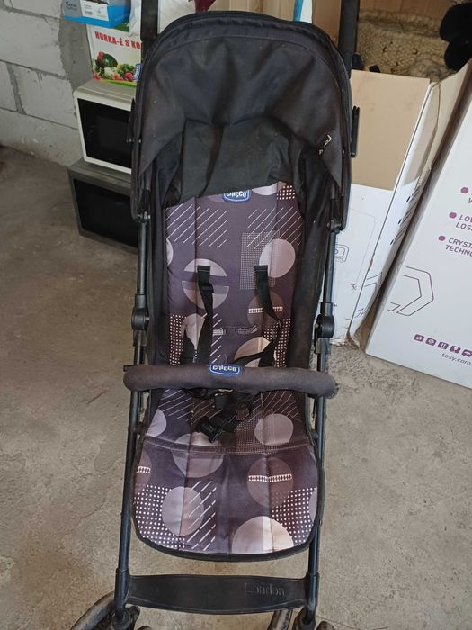 Vand carut nu are defecte sau pete 150lei