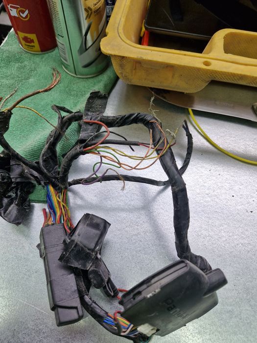 Продам б/у сигнализация с автозапуском pandora без брелка