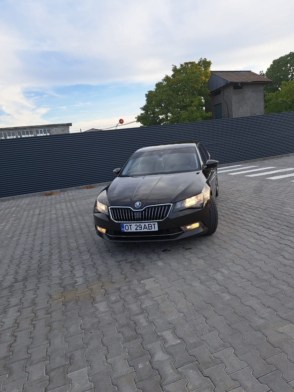 Vând Skoda Superb 3
