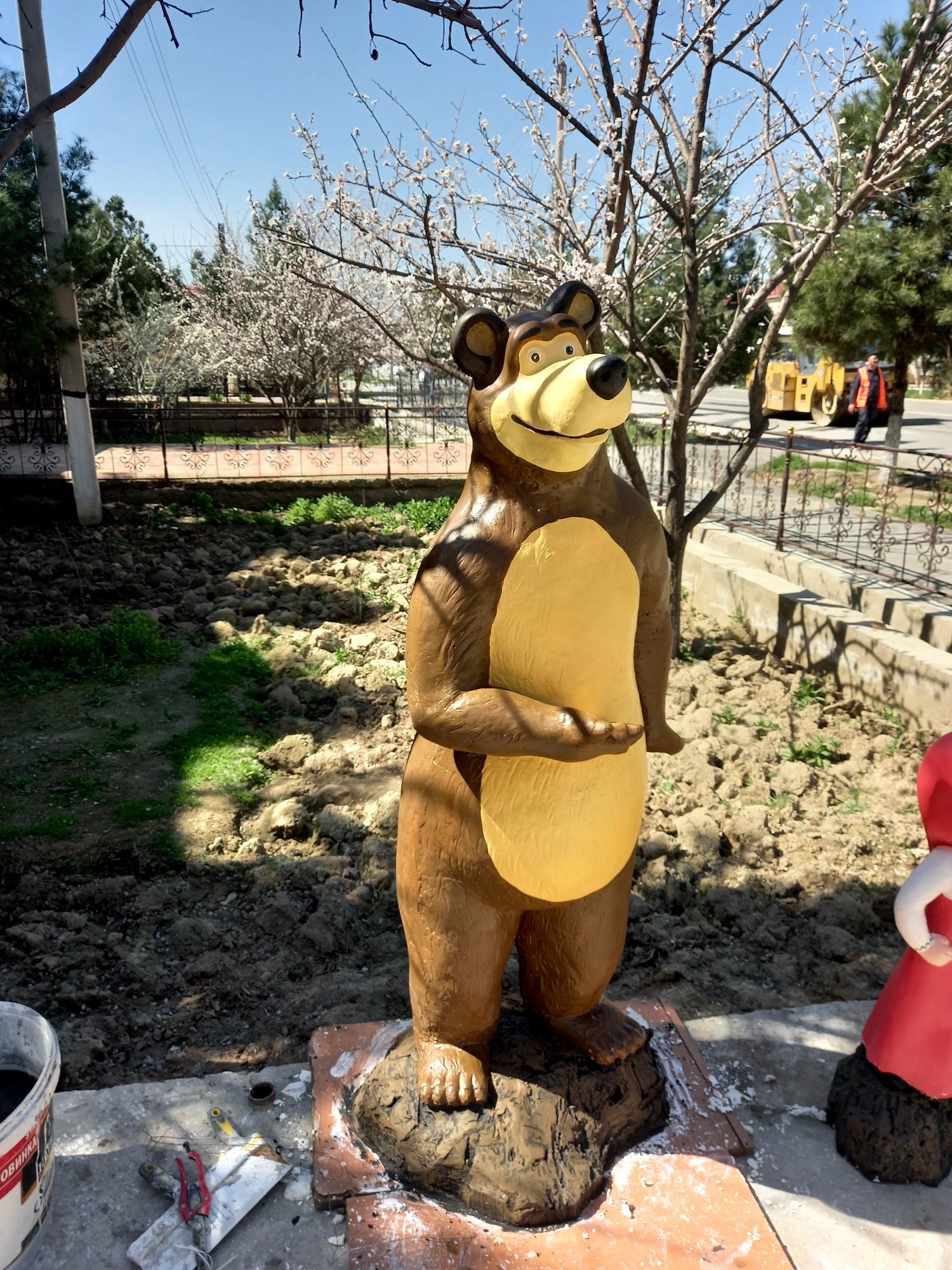 Маша и медведь прекрасно украшит ваш детский садик!