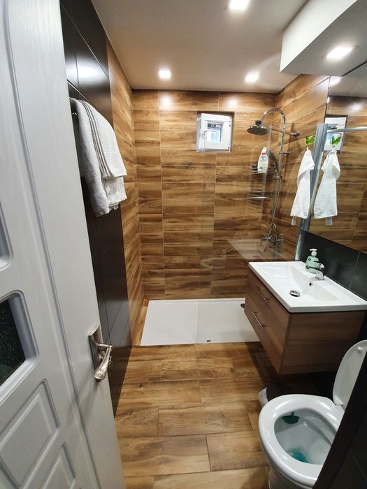 Închiriez  apartament  2 camere Micro 6