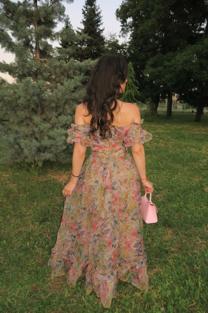 Рокля по модел на miss rosier