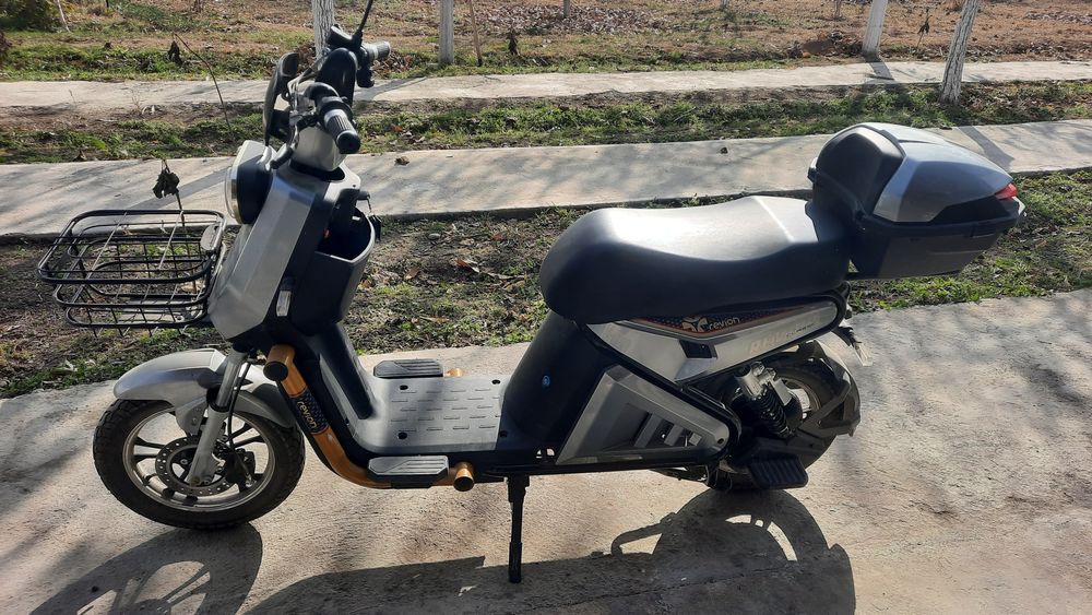 Skuter sotiladi, a'lo holatda