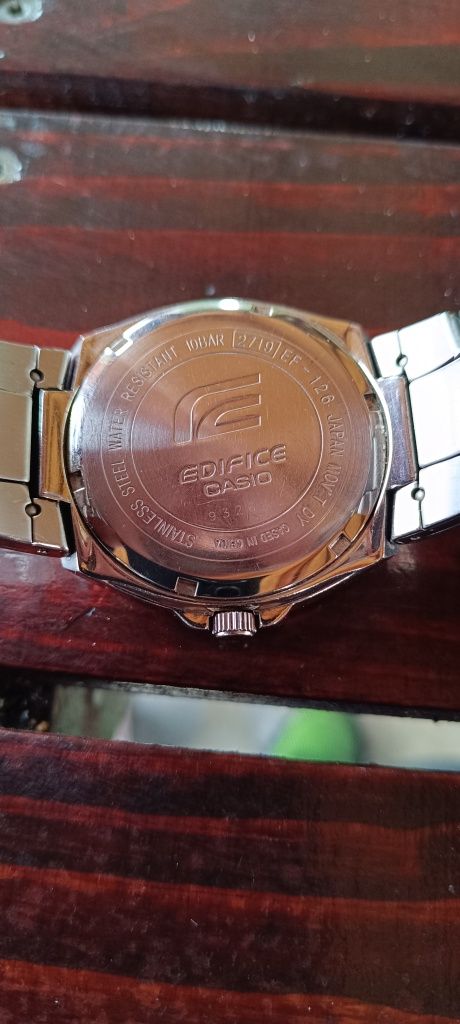 Часовник Casio edifice