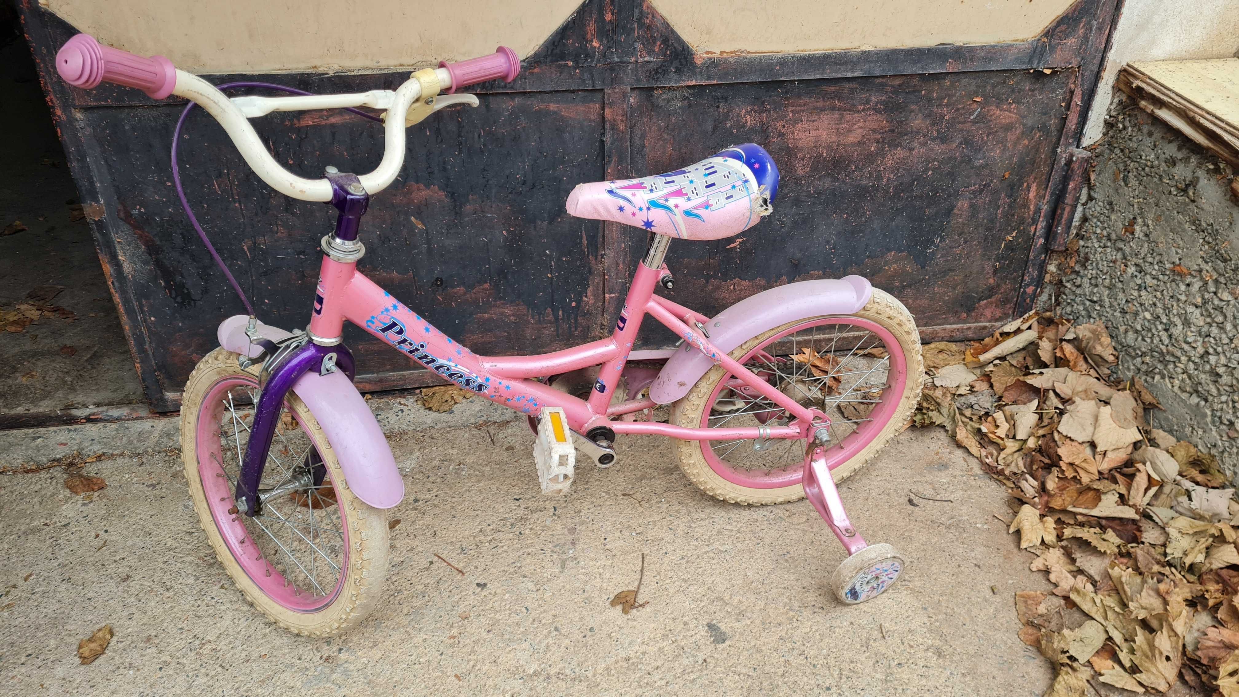 Детско колело със спомагателни колелца
