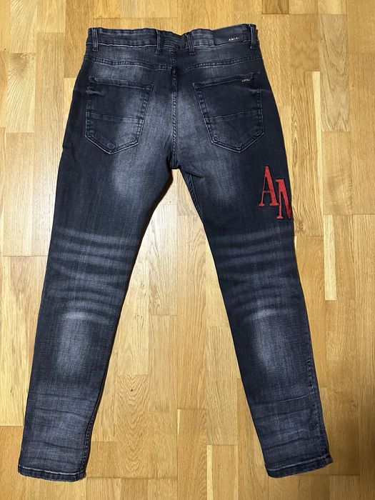 Blugi Amiri noi cu eticheta
