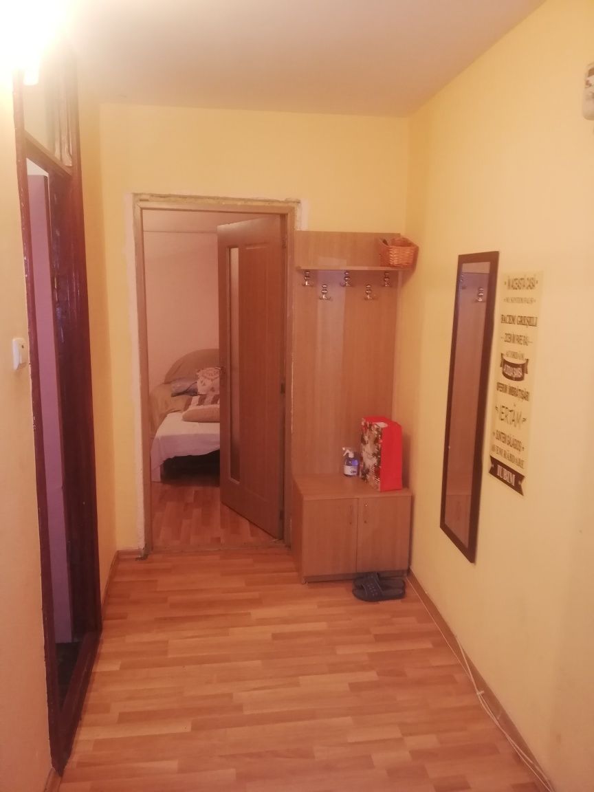 Închiriez pe termen scurt apartament 2 camere