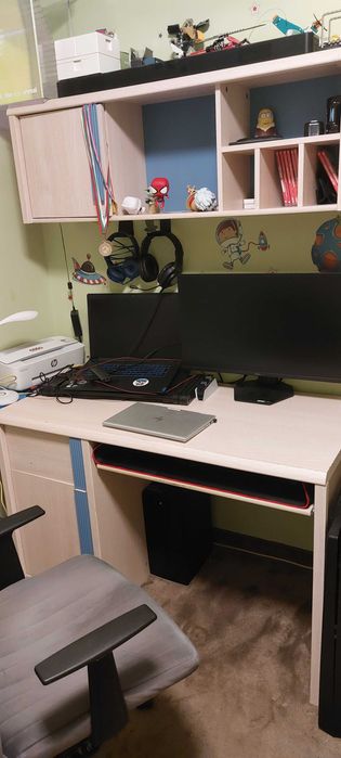 Обзавеждане за детска стая легло гардероб бюро и полица caps син цвят