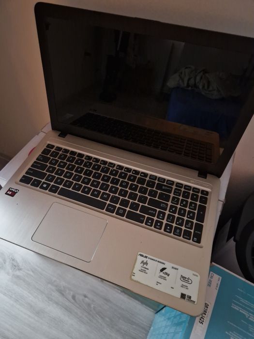 Laptop ASUS X540Y  cu SSD, pornește instant!