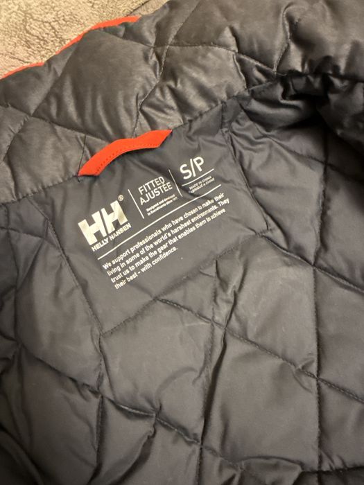 Продам мужскую куртку Helly Hansen (оригинал)