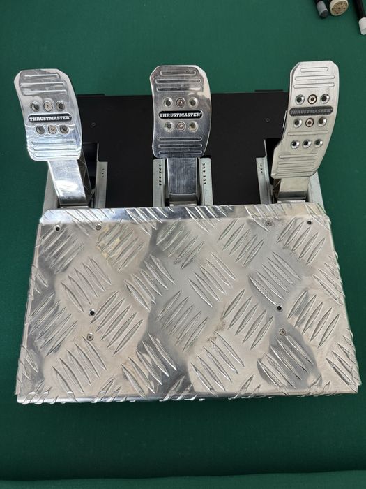 Thrustmaster T300 Ferrari alcantar | F1 Wheel Add-on | Pedale T3PA PRO