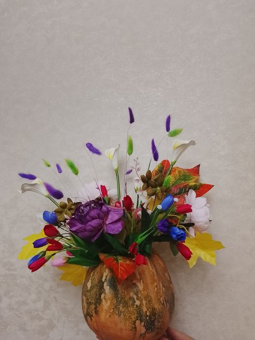 Букет цветов в тыкве