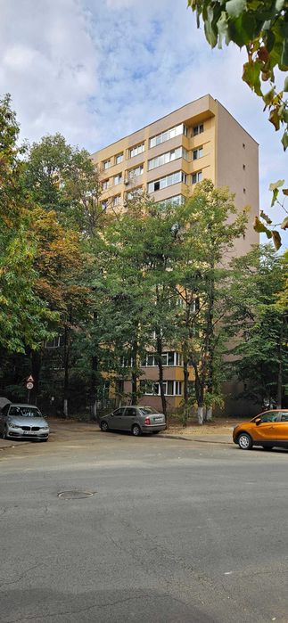 Proprietar vand apartament 3 camere, Bucuresti, Aleea Otesani sector 2