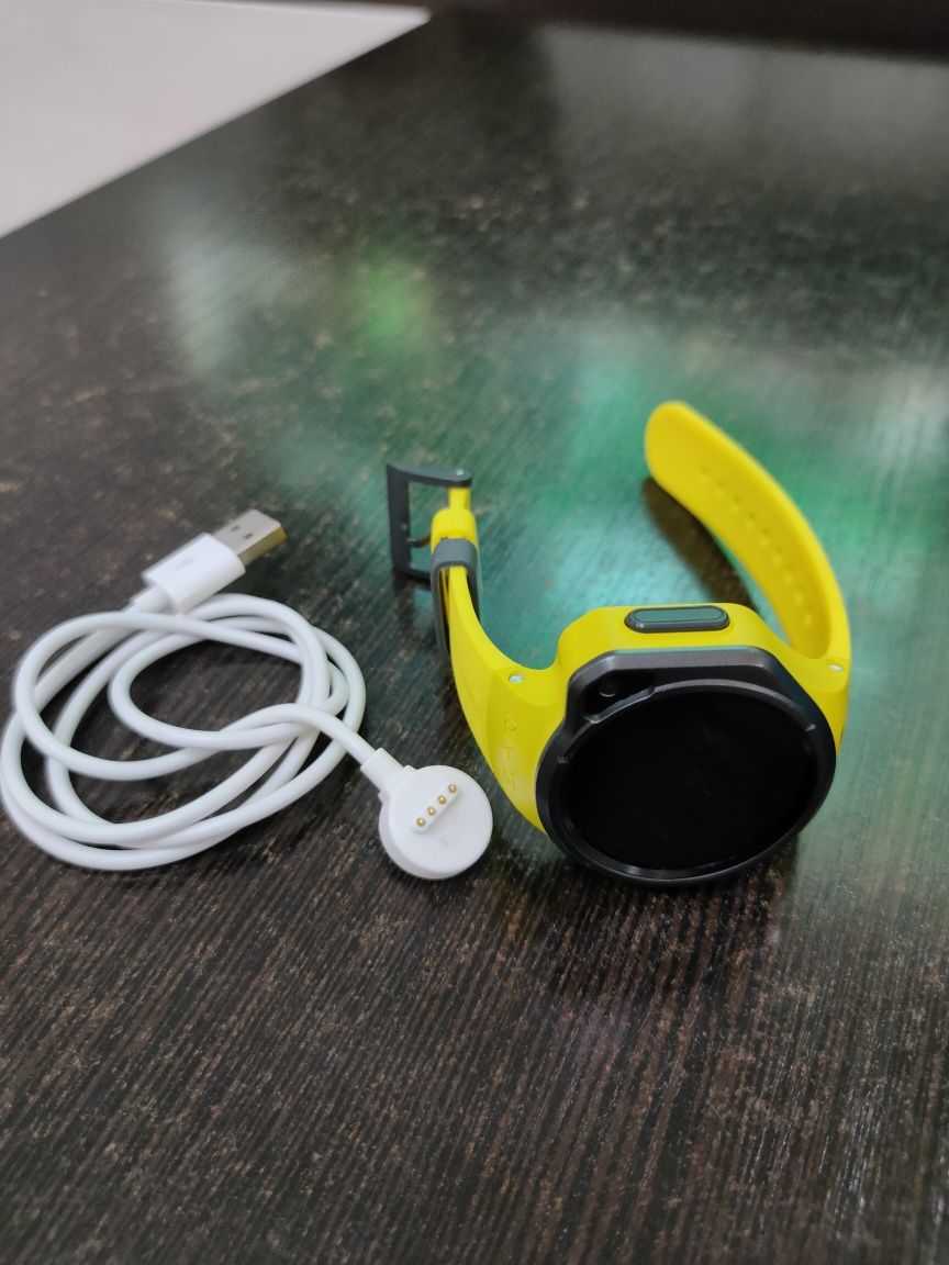 Смарт-часы Elari KidPhone 4GR желтый