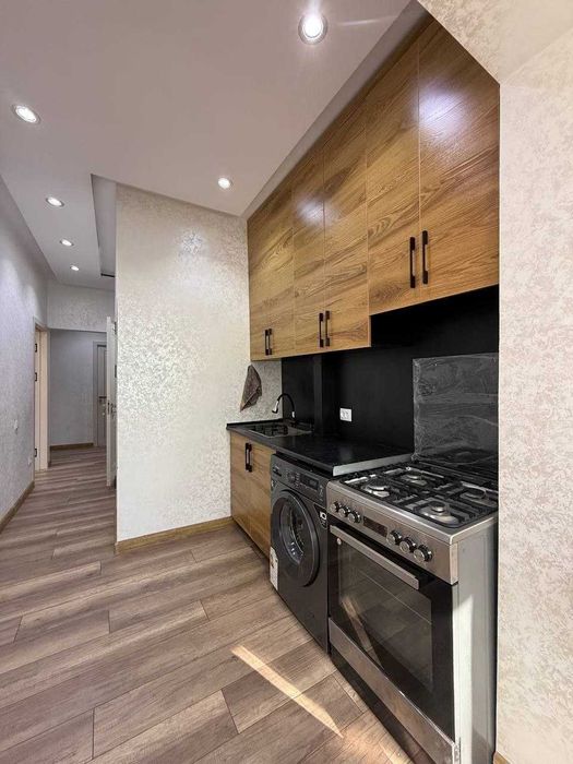 Себзор 2 хона 3 килинган ЕВРОРЕМОНТ квартира ШОШИЛИНЧ сотилади!