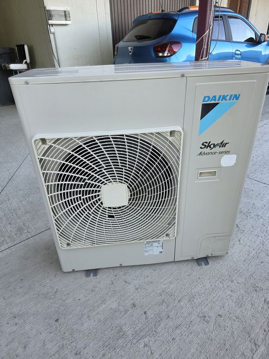 Daikin tip coloana soldat corturi 32000btu R32