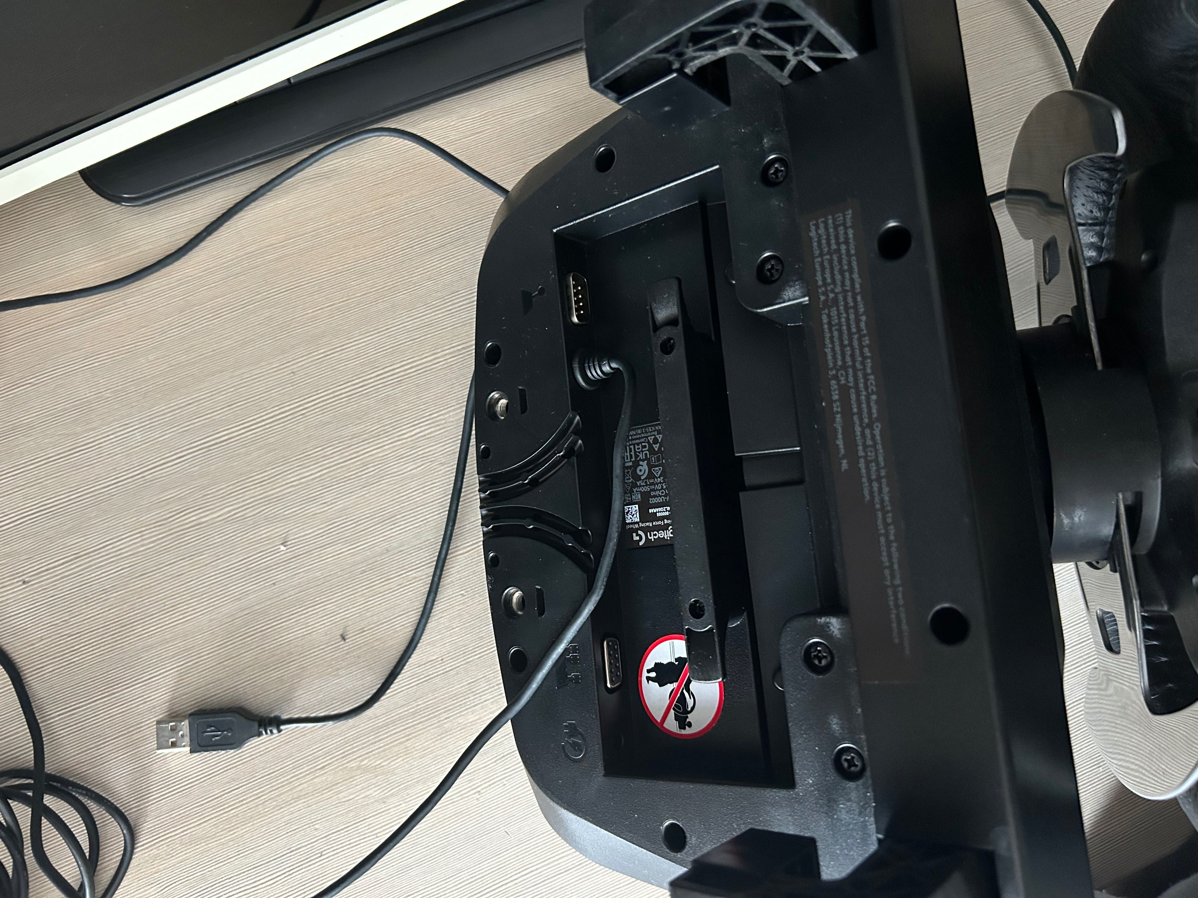 Волан педали и скоростен лост Logitech g 29