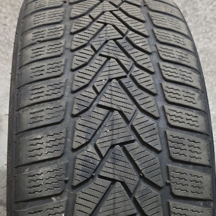 Vand SET 4 anvelope IARNA 225/40/R18