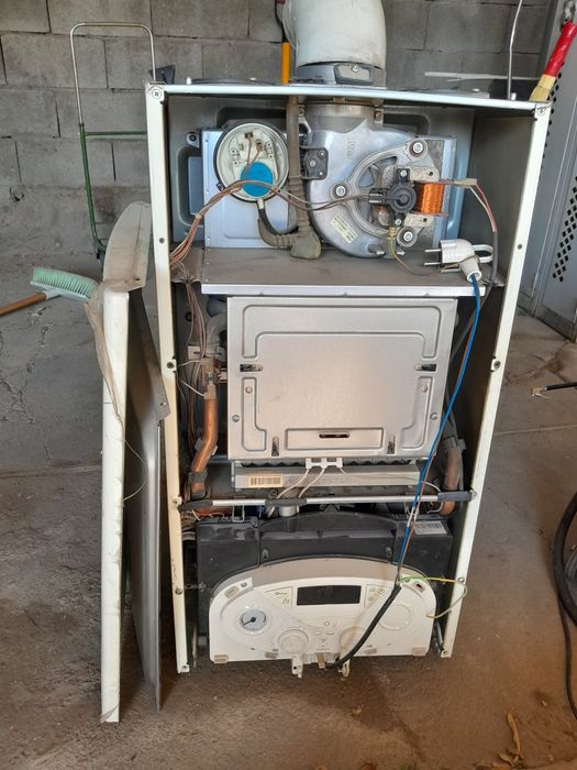 Ariston.газовый котёл. На зап.части
