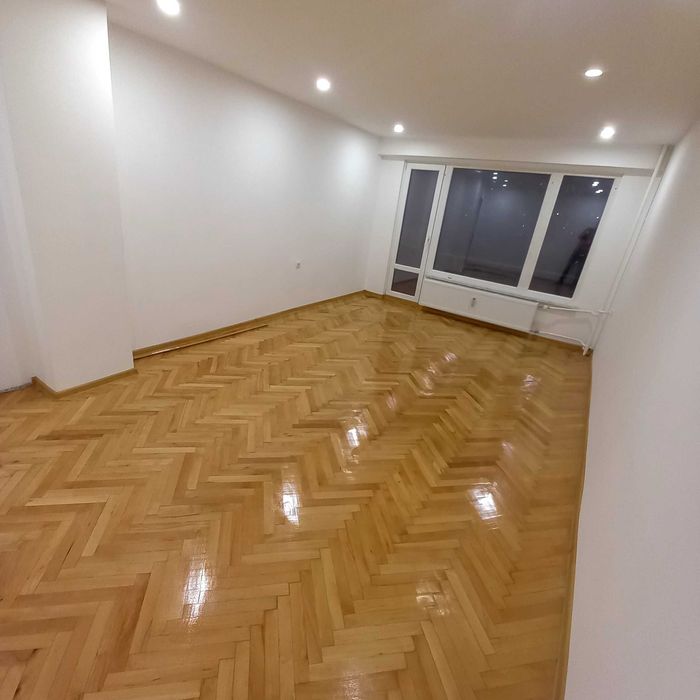 Двустаен апартамент 69 кв. 
След основен ремонт.