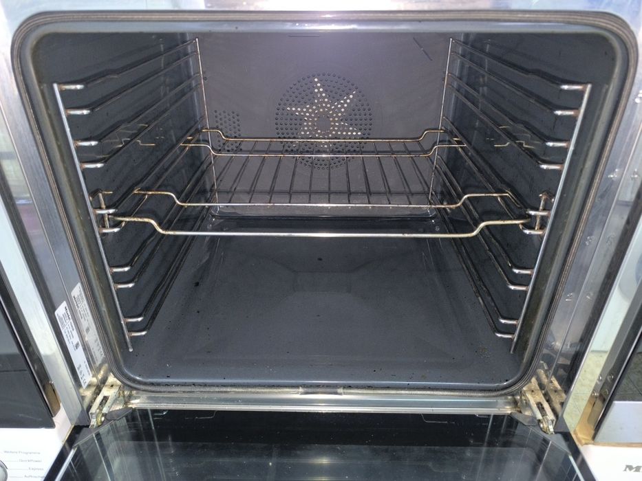 Фурна с индукционен плот Miele H2463B