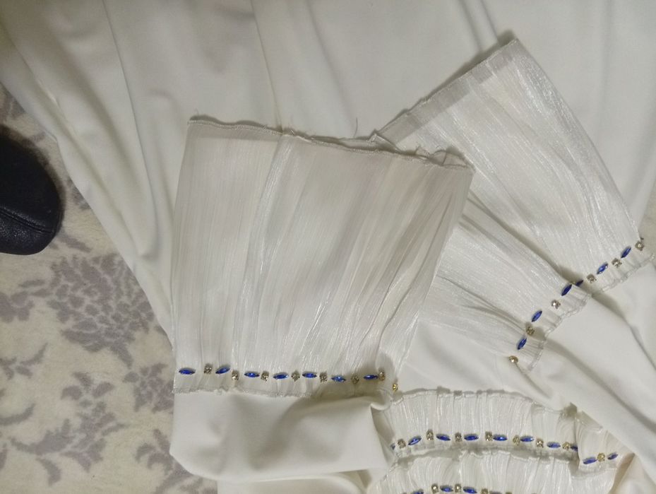 To'y uchun hashamatli libos