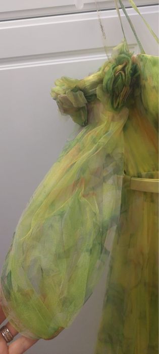 Rochie dama superba cu trandafiri 3D pe umeri