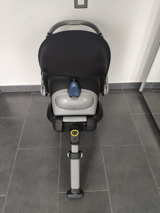 Scaun auto Maxi Cosi Cabriofix cu baza isofix Maxi Cosi EasyFix