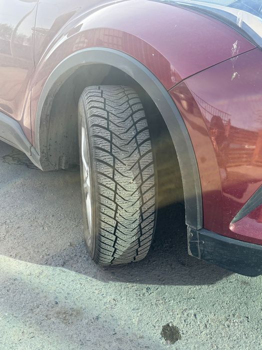 Yokohama 215/60 R17 зима