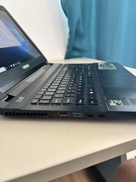 Laptop Clevo Gaming• i7-6820HK•placa video 6gb dedicat•16gb ram• 1,2Tb