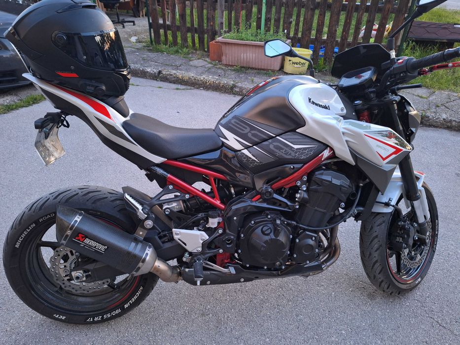 Kawasaki Z900 Akrapovic Performance 2023