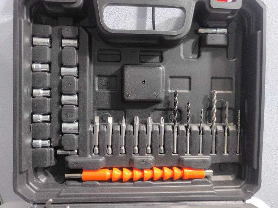 Шуруповерт "Crown"