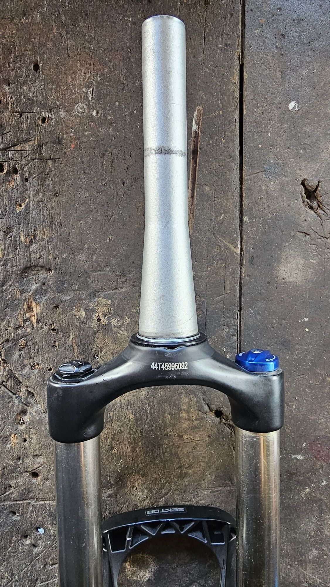 Vând furca rockshox sektor silver 140mm