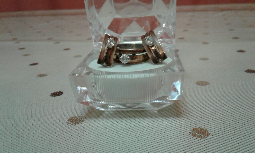 Продам комплект серьги кольцо с обрамлением из золота за 28000