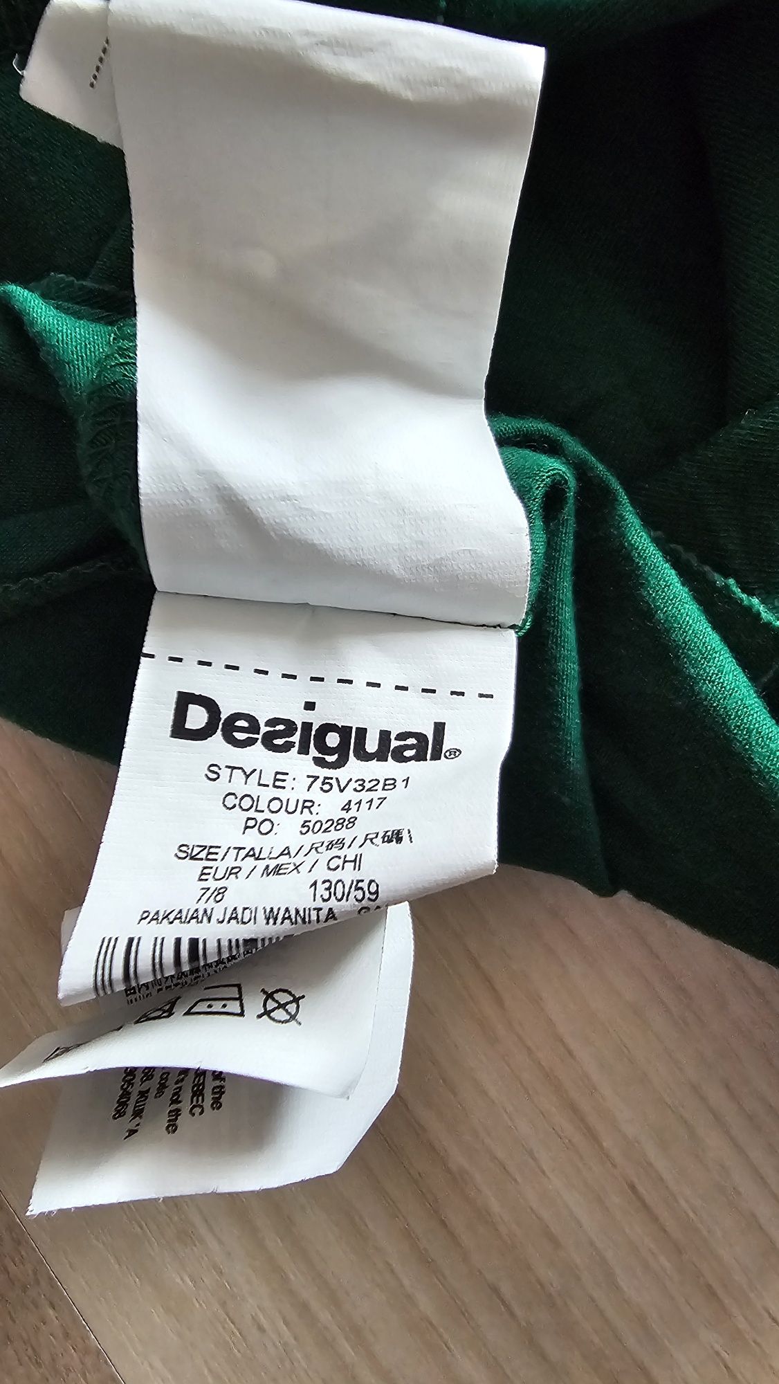 Vând rochie fetite Desigual 7-8 ani