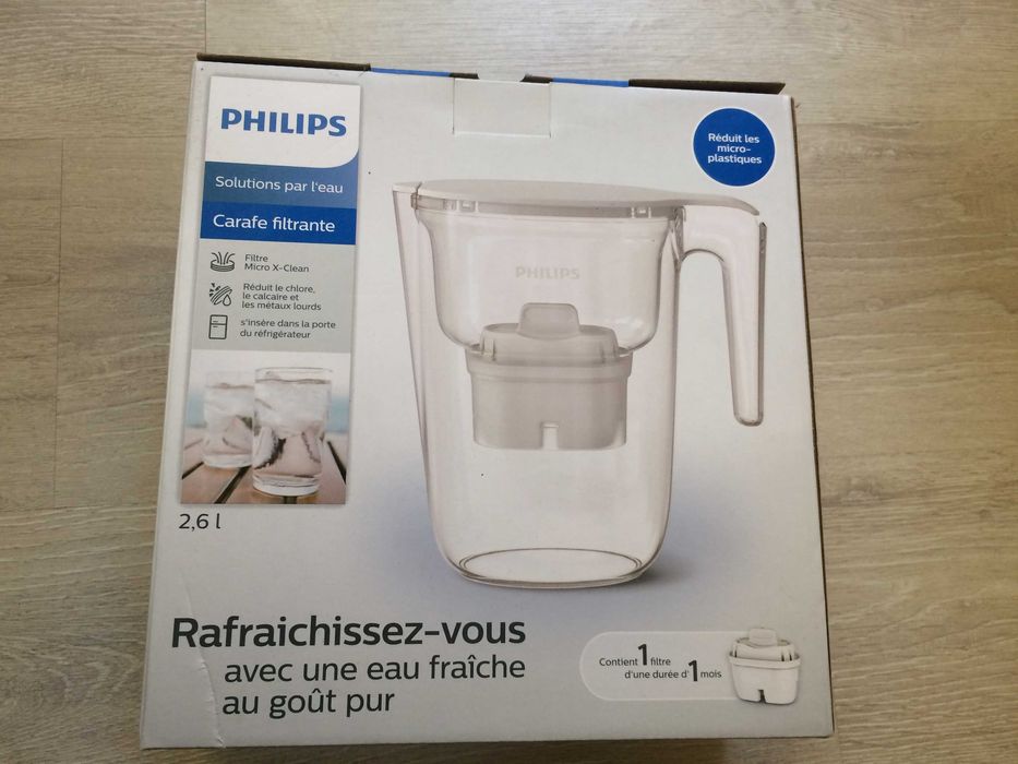 Чисто ново филтрираща кана за вода Philips.