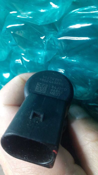 Injector Ford Focus 3 1.6 tdci cod 9802448680