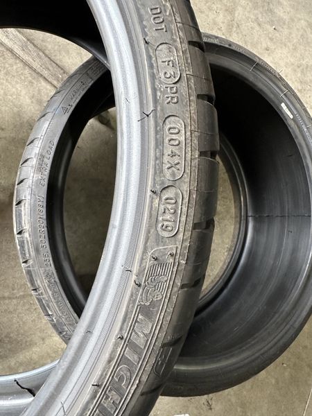 235/30/20 MICHELIN 2 броя