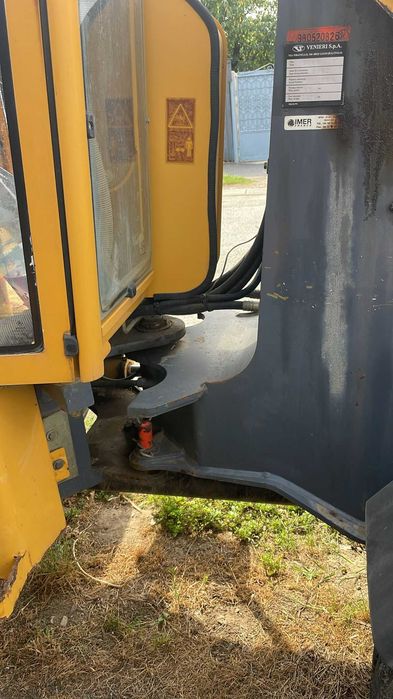 Incarcator frontal VENIERI, greutate 3,50 tone, motor YANMAR , an 2002