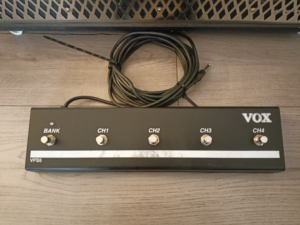 Vox VT 100 + footswitch, Amplificator chitara tub, combo