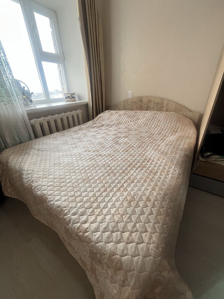 Продам двуспальную кровать