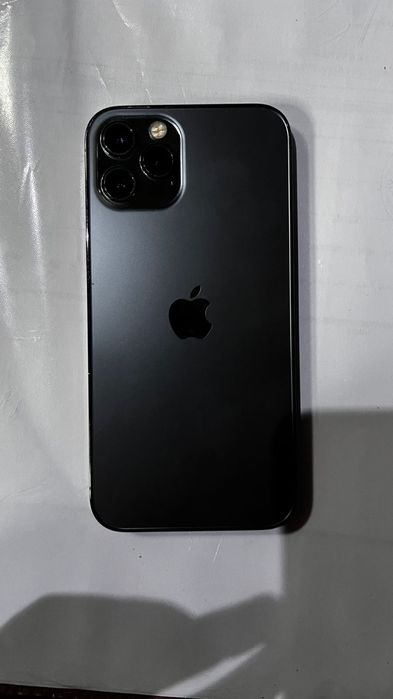 Айфон 12 про в хорошем состояний