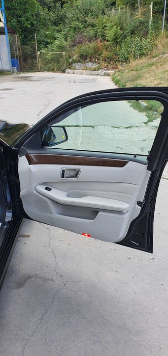 Продавам автомобил Мерцедес Е 200 CDI, 2014г.