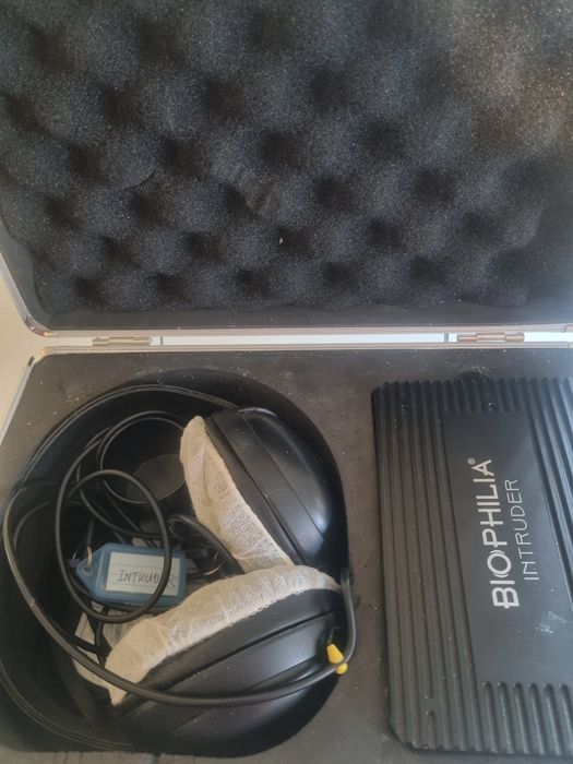 Vand Aparat de Biorezonanta  Firma  Intruder  .