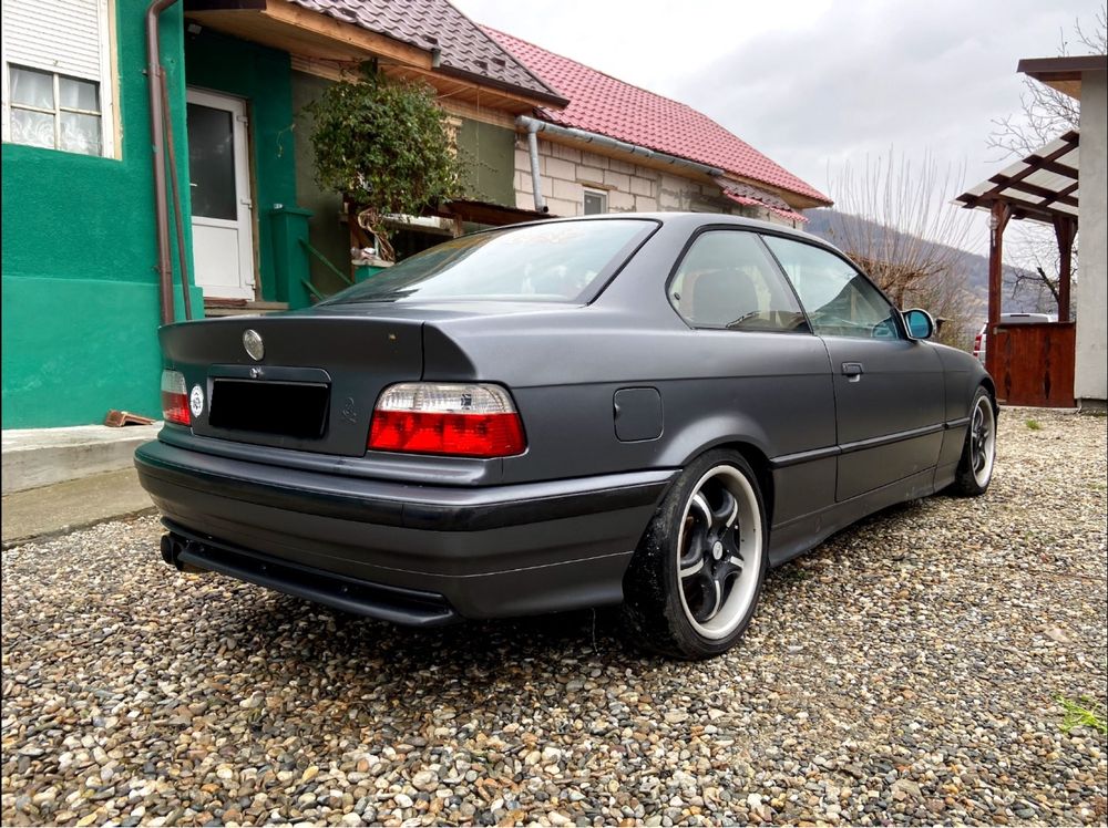 BMW  320i   e 36